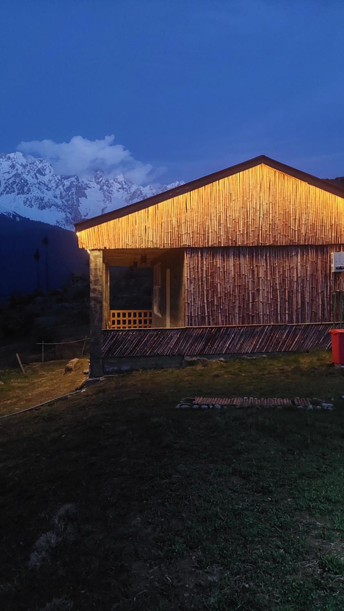 Khana Badosh Resort Kalam エクステリア 写真