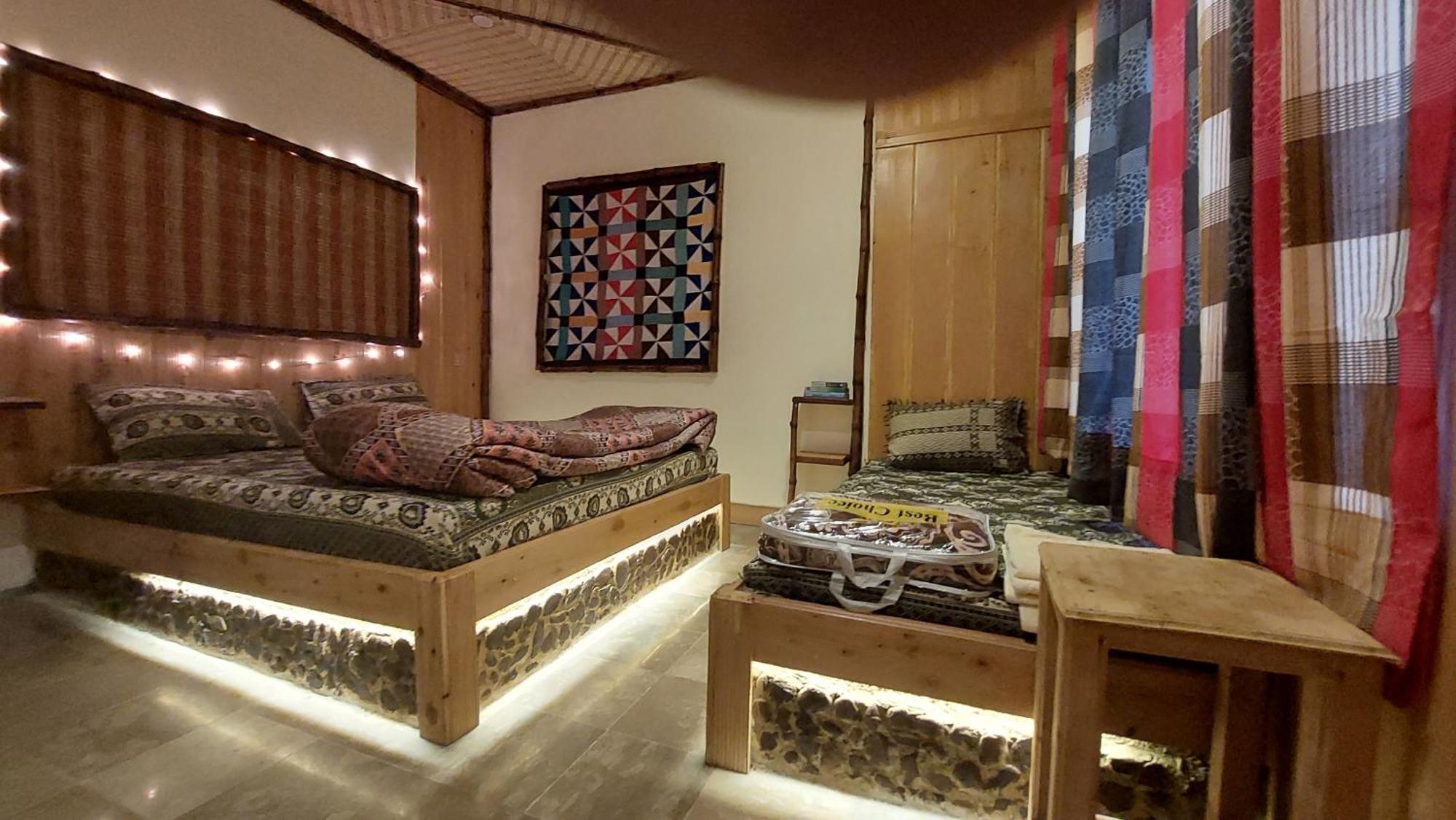 Khana Badosh Resort Kalam エクステリア 写真